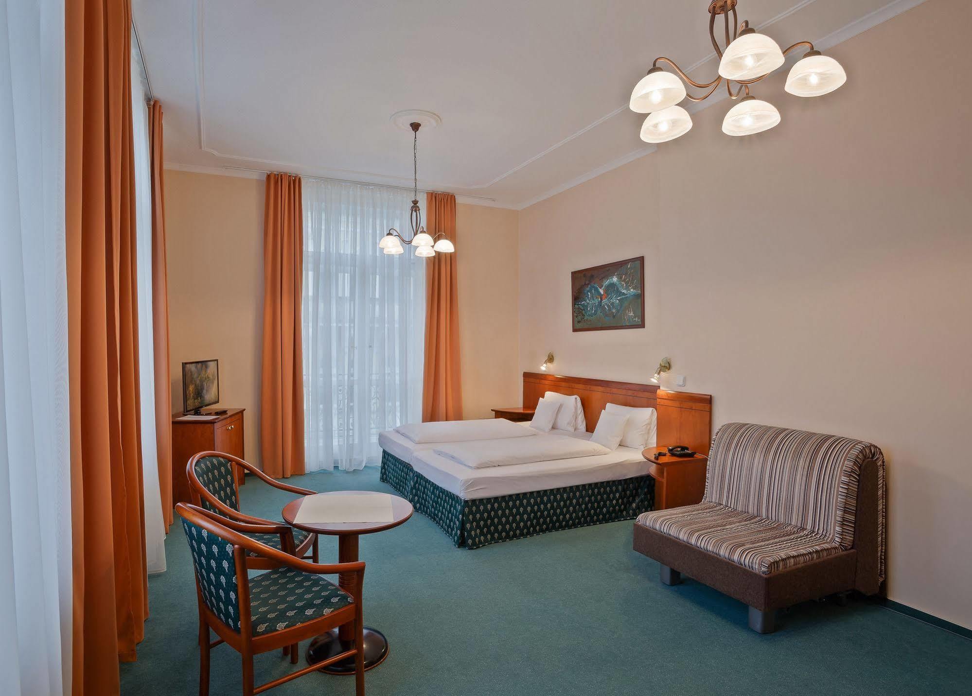 Hotel Westend Marianske Lazne Exterior photo